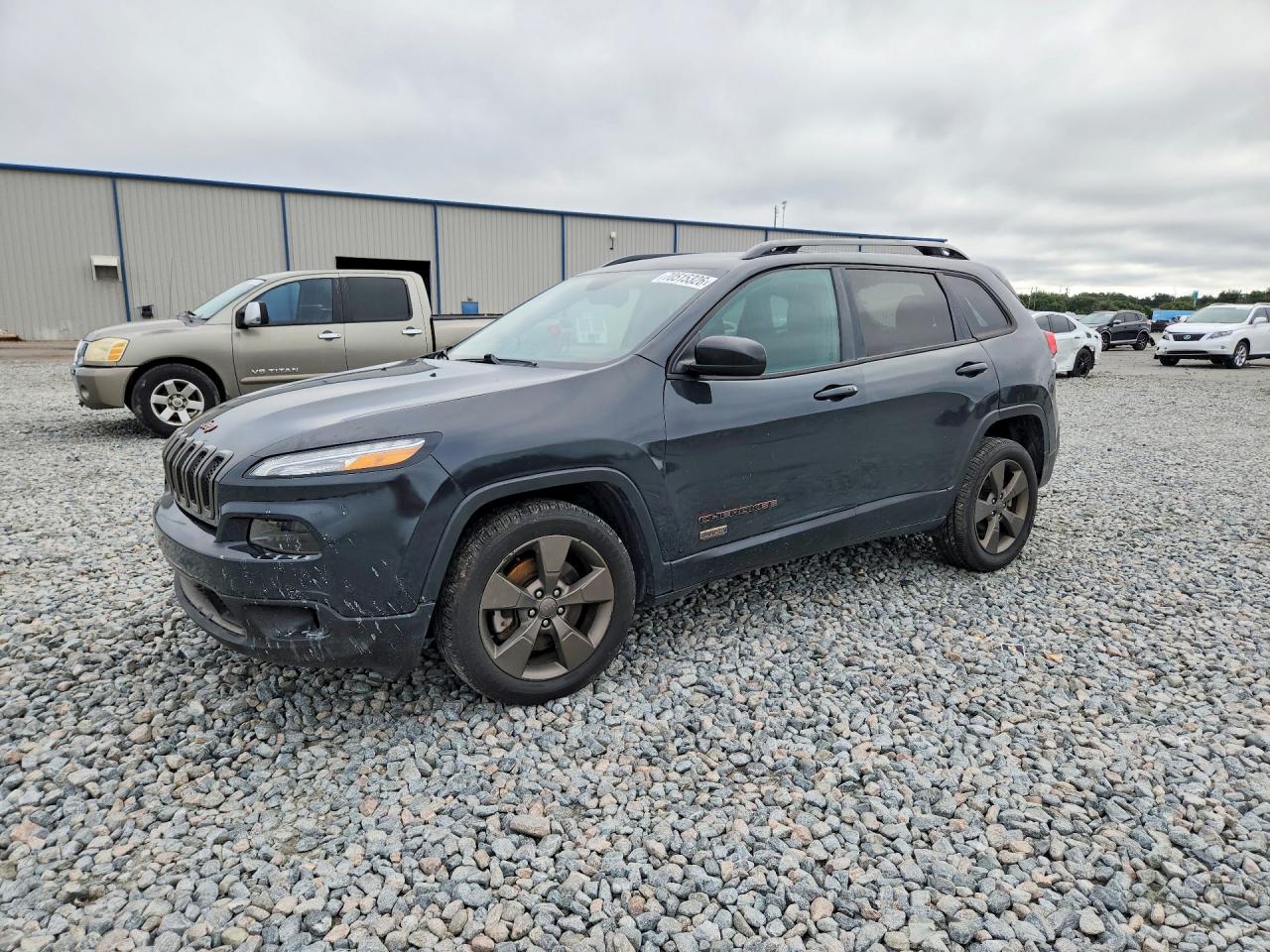 2017 JEEP CHEROKEE — Front 3/4