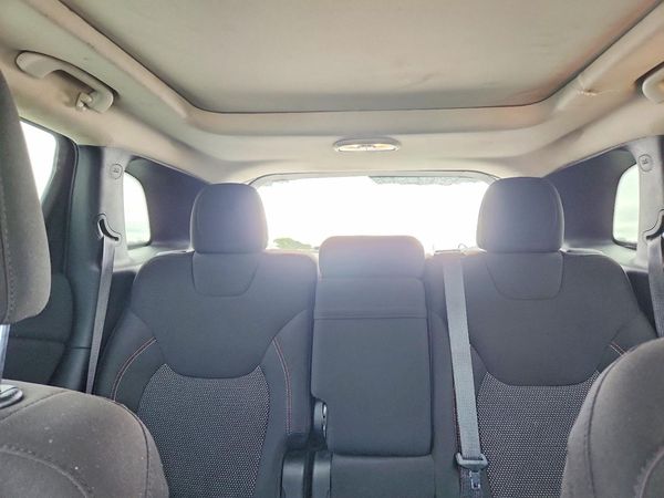 2017 JEEP CHEROKEE — SUVN