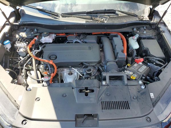 2025 HONDA CR-V Sport-L — Engine bay