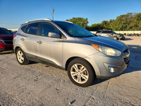 2013 HYUNDAI TUCSON — Passenger 3/4