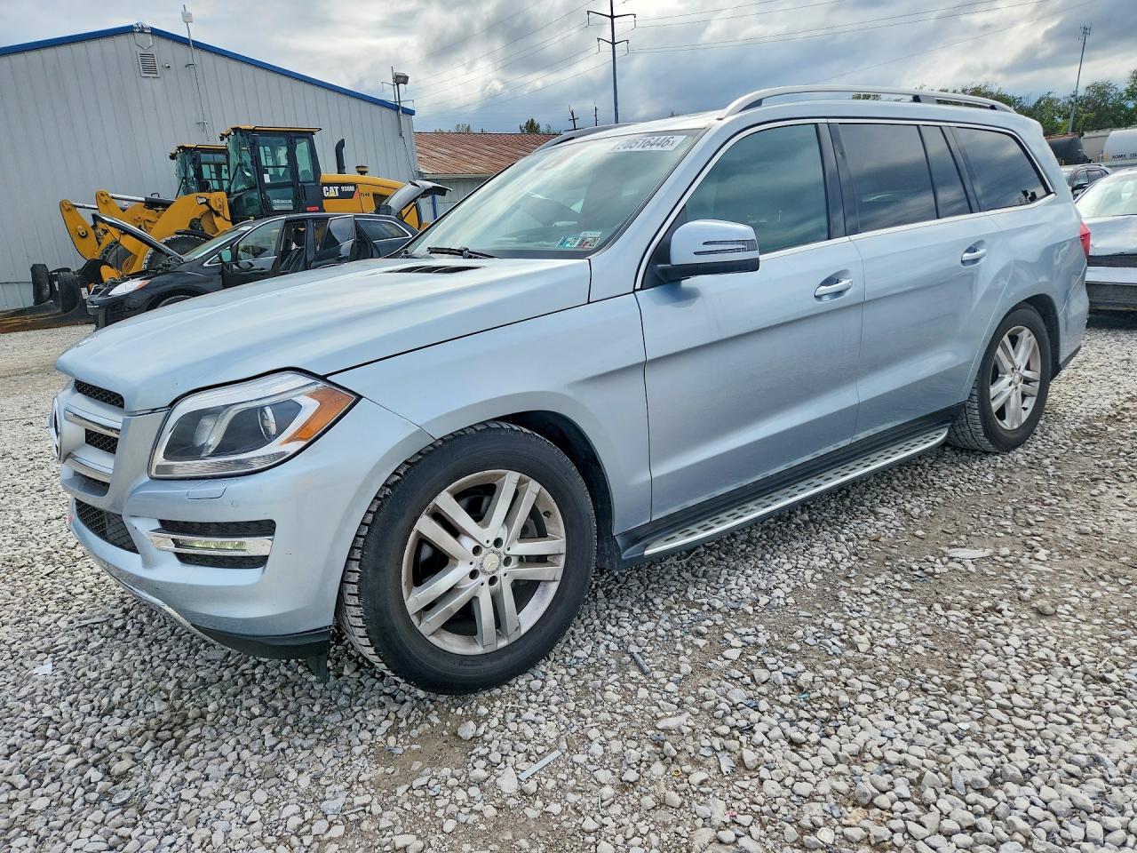 2015 MERCEDES-BENZ GL GL450 — Front 3/4