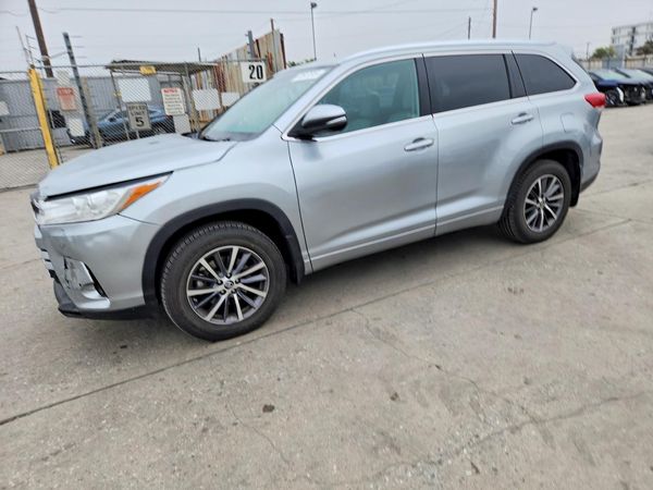 2018 TOYOTA HIGHLANDER — DSFA — Front 3/4