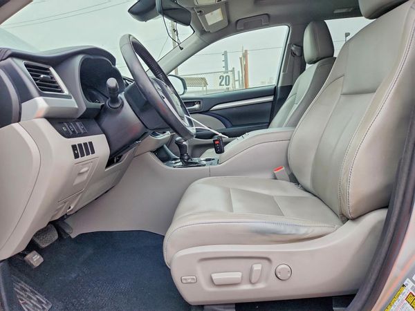 2018 TOYOTA HIGHLANDER — DENT