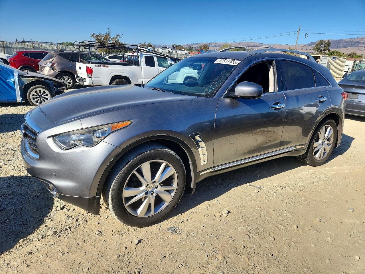2012 INFINITI FX35 — Front 3/4