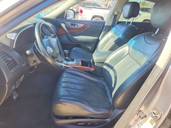 2012 INFINITI FX35 — DENT