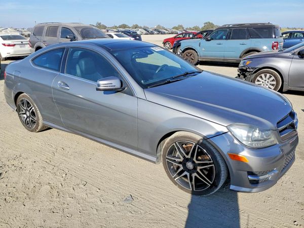 2014 MERCEDES-BENZ C C350 — Passenger 3/4