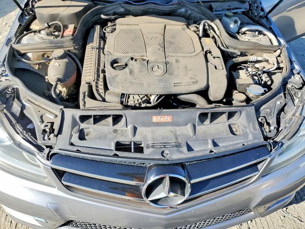 2014 MERCEDES-BENZ C C350 — Engine bay