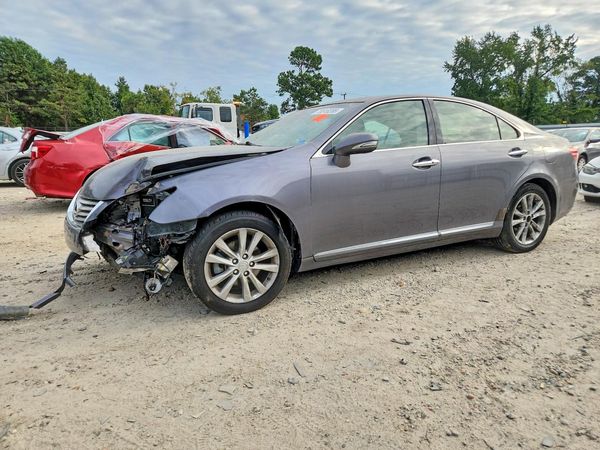 2012 LEXUS ES350 350 — Front 3/4
