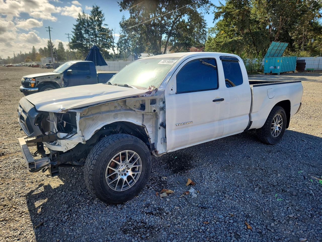 2014 TOYOTA TACOMA Delux Grade — Front 3/4