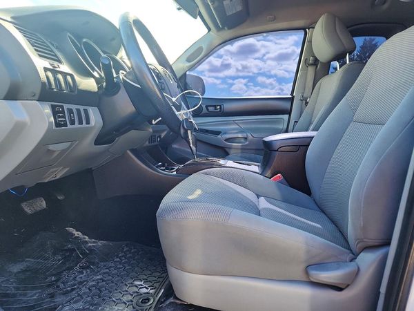 2014 TOYOTA TACOMA Delux Grade — DENT