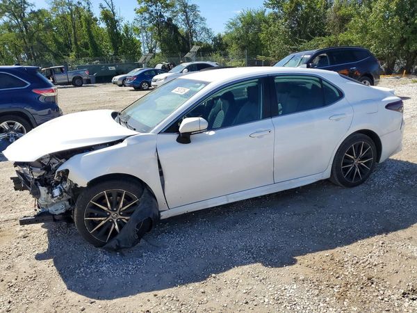 2024 TOYOTA CAMRY SE — Front 3/4