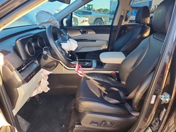 2023 KIA CARNIVAL LX, LX Seat Package — DENT