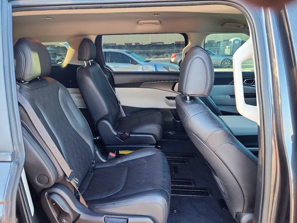 2023 KIA CARNIVAL LX, LX Seat Package — PSRS