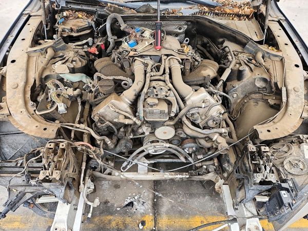 2012 BMW 7 SERIES 750Lxi/Alpina B7 xDrive — Engine bay