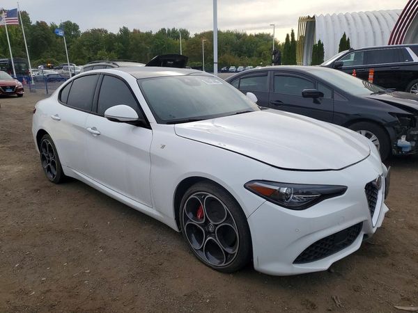 2022 ALFA ROMEO GIULIA TI AWD — Passenger 3/4