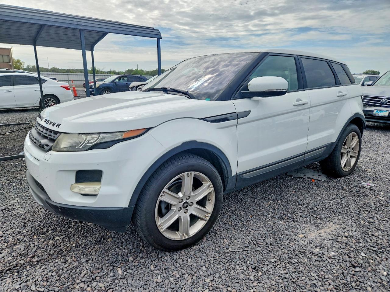 2013 LAND ROVER RANGEROVER Pure Premium — Front 3/4