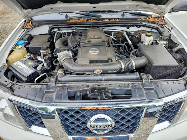 2019 NISSAN FRONTIER — Engine bay