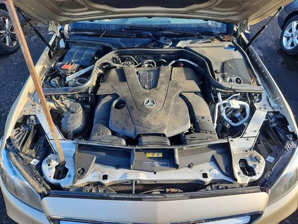 2019 MERCEDES-BENZ E-CLASS E450 — Engine bay