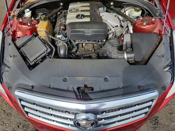2014 CADILLAC ATS Performance — Engine bay