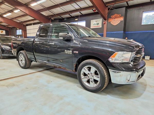 2016 RAM 1500 SLT — Passenger 3/4