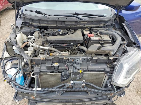 2019 NISSAN ROGUE — Engine bay