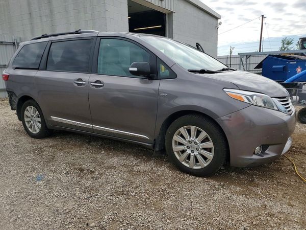 2017 TOYOTA SIENNA — Passenger 3/4