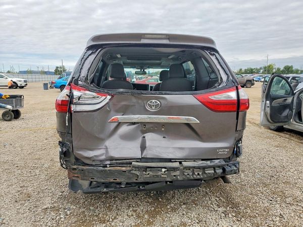 2017 TOYOTA SIENNA — DIRR