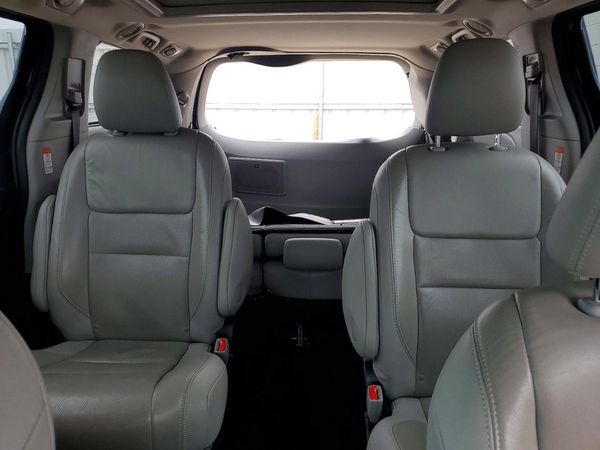 2017 TOYOTA SIENNA — SUVN