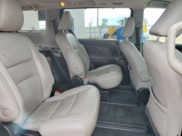 2017 TOYOTA SIENNA — PSRS