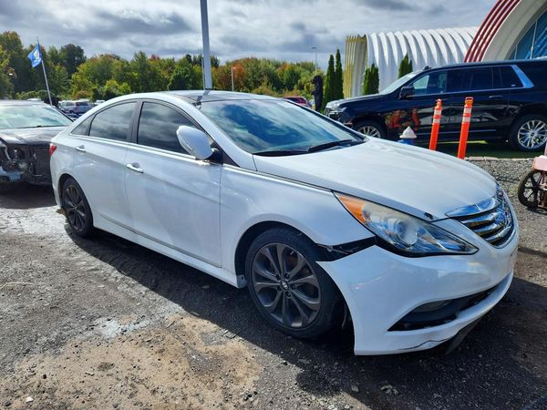 2014 HYUNDAI SONATA — Passenger 3/4