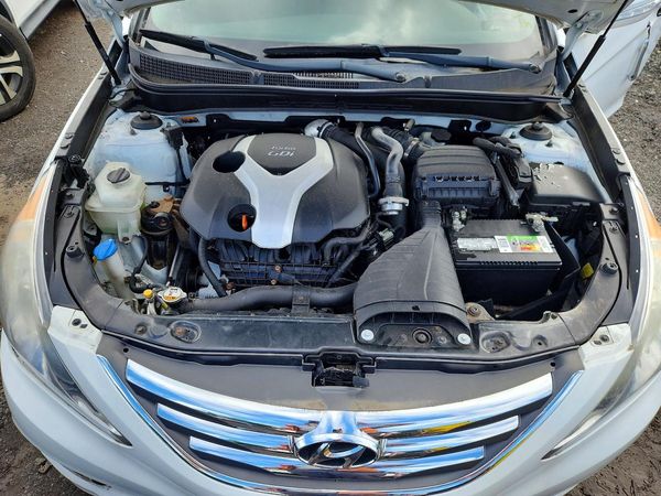 2014 HYUNDAI SONATA — Engine bay