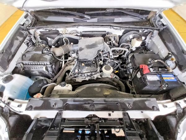 2021 TOYOTA TACOMA SR5 — Engine bay