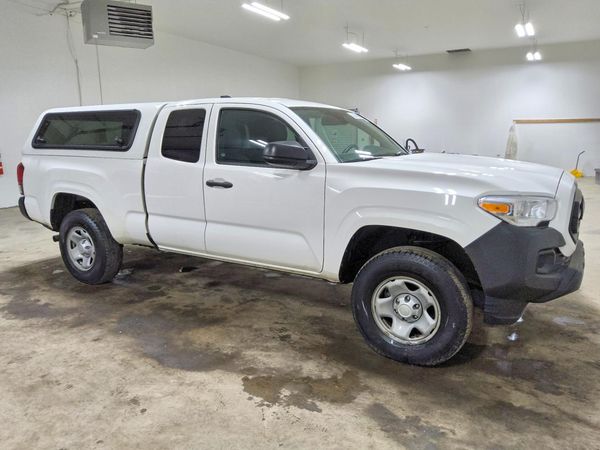 2022 TOYOTA TACOMA SR5 — Passenger 3/4