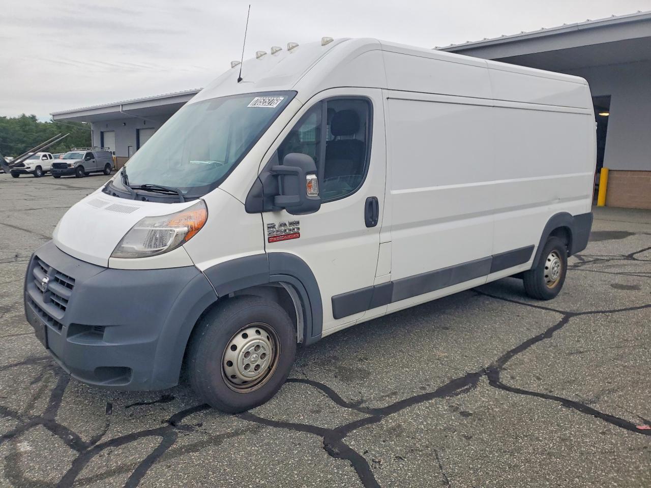 2014 RAM PROMASTER 2500 — Front 3/4