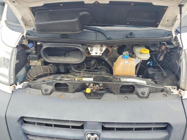 2014 RAM PROMASTER 2500 — Engine bay