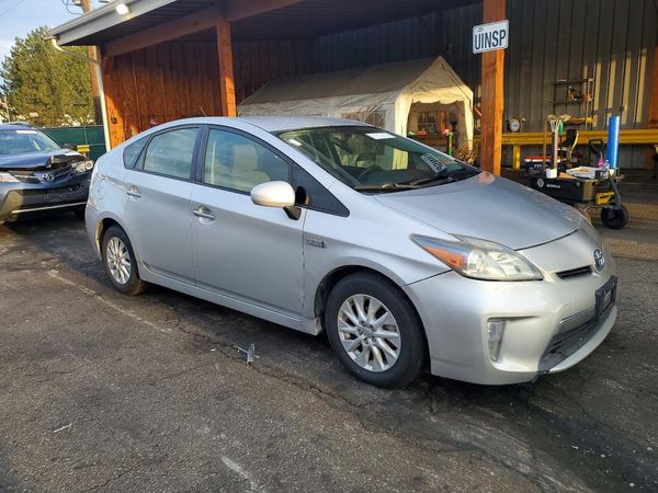2012 TOYOTA PRIUS — Passenger 3/4