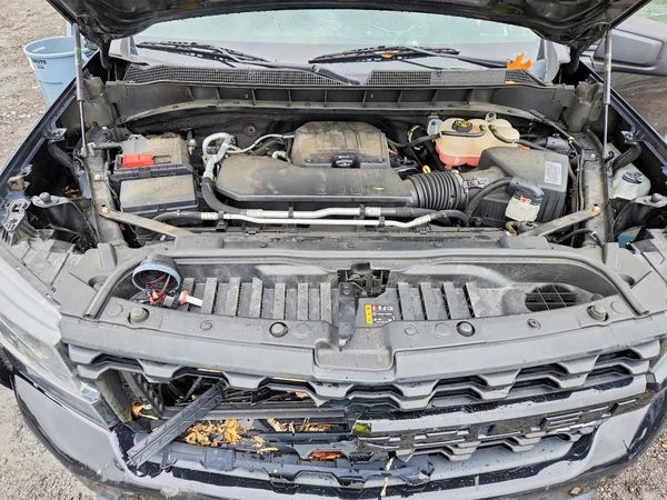 2021 CHEVROLET SILVERADO Custom — Engine bay