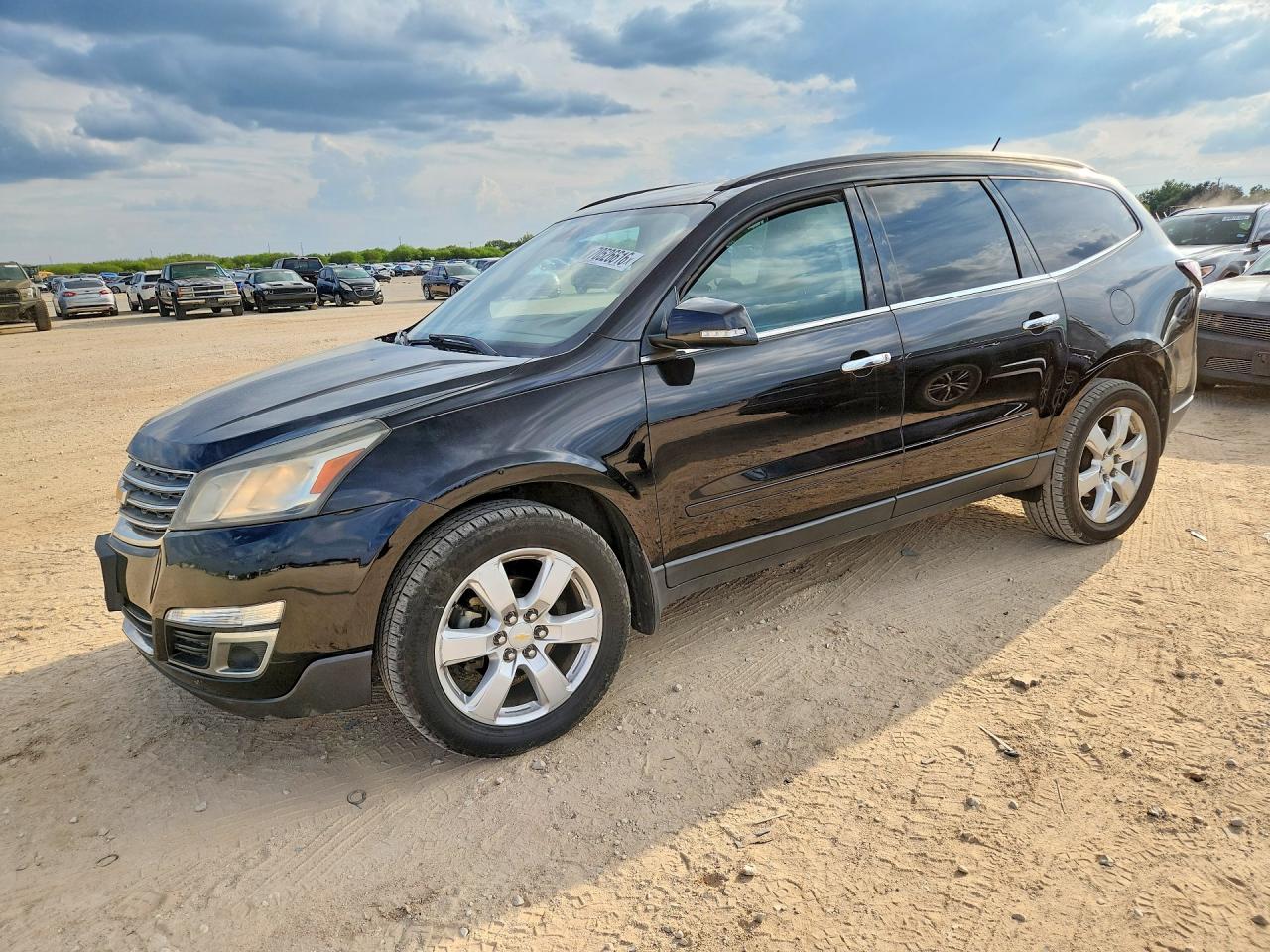 2017 CHEVROLET TRAVERSE 1LT — Front 3/4