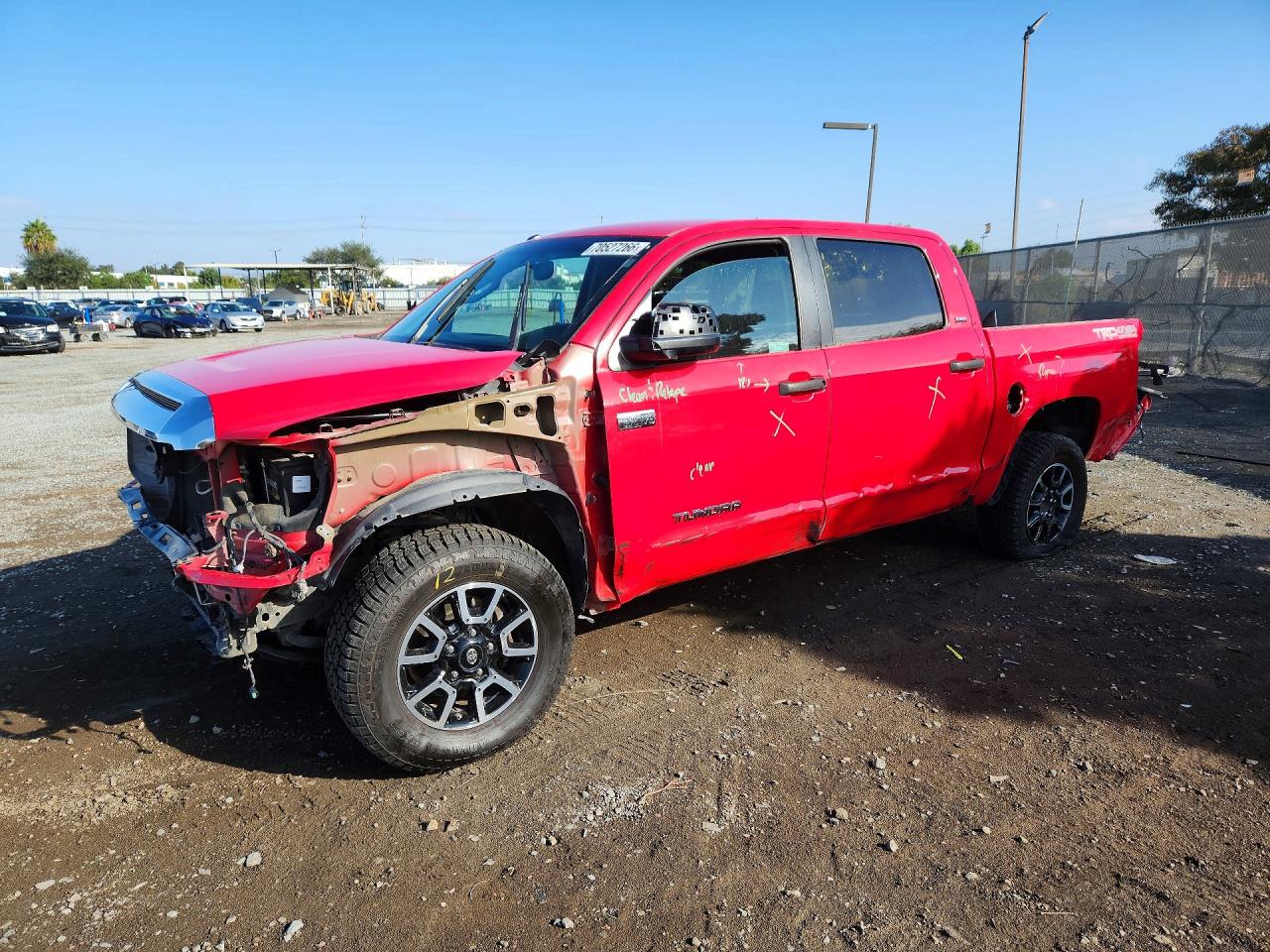 2015 TOYOTA TUNDRA SR5 Grade — Front 3/4