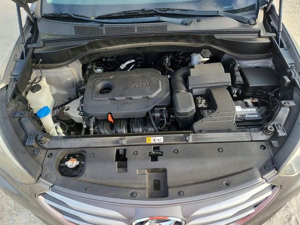 2018 HYUNDAI SANTA FE — Engine bay
