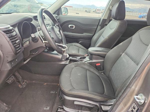 2016 KIA SOUL Exclaim — DENT