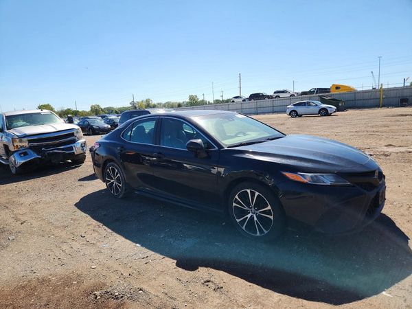 2018 TOYOTA CAMRY L/LE/SE/XLE — Passenger 3/4