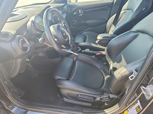 2015 MINI COOPER — DENT