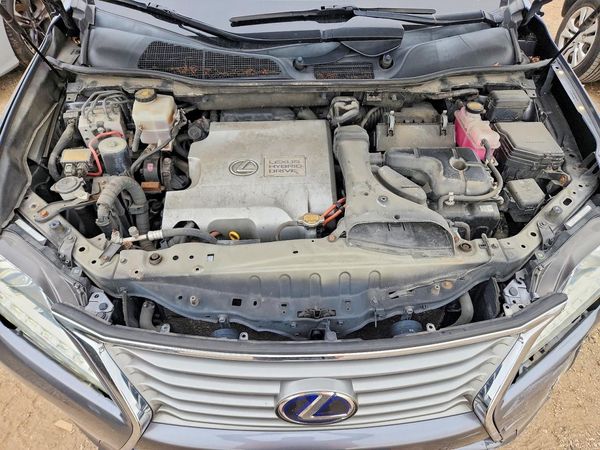 2014 LEXUS RX — Engine bay