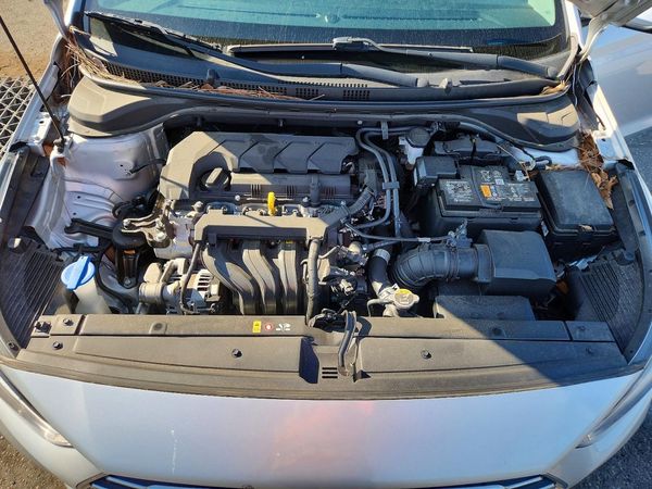 2022 HYUNDAI ACCENT SE, SEL — Engine bay