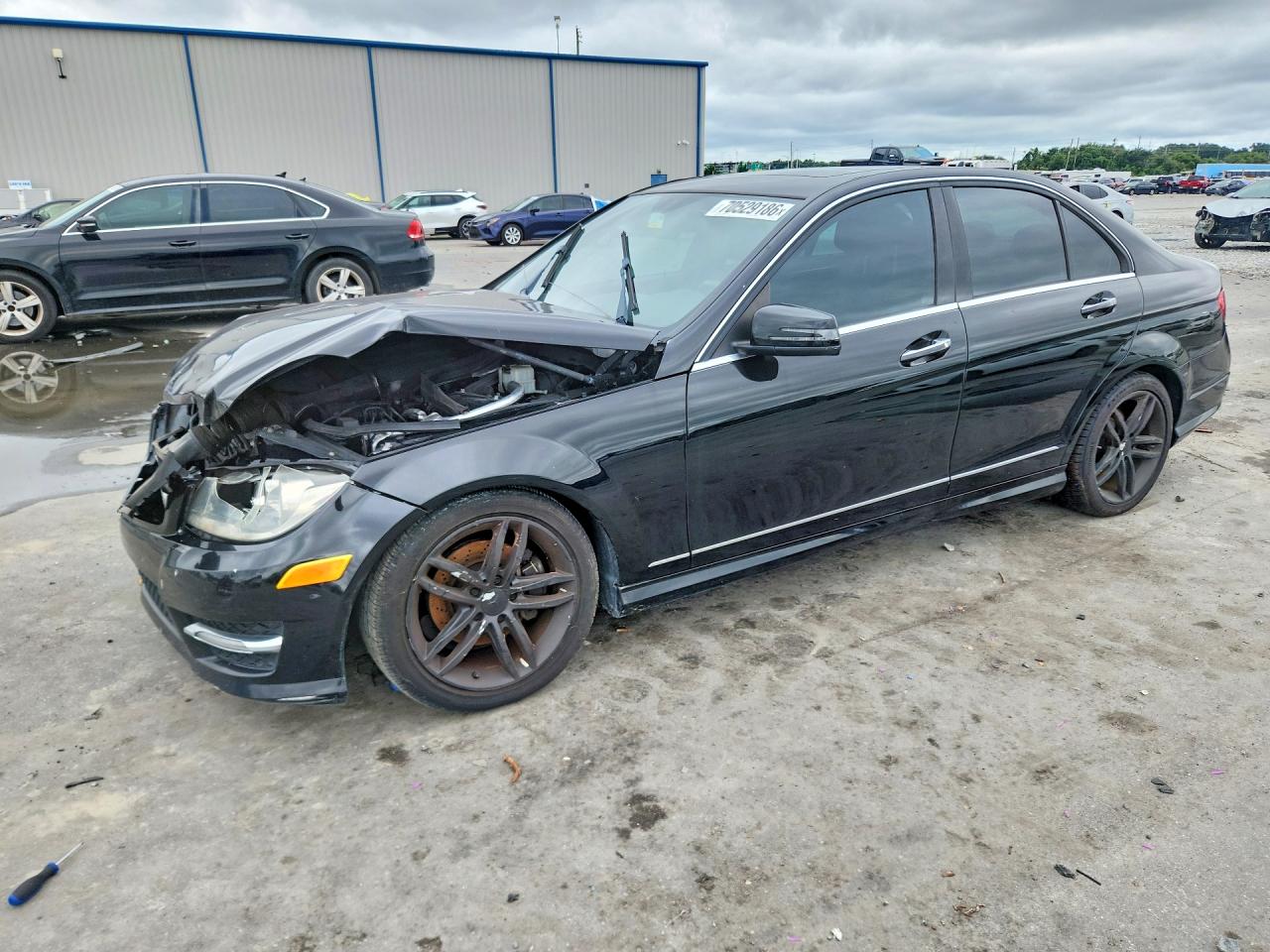 2013 MERCEDES-BENZ C C250 — Front 3/4