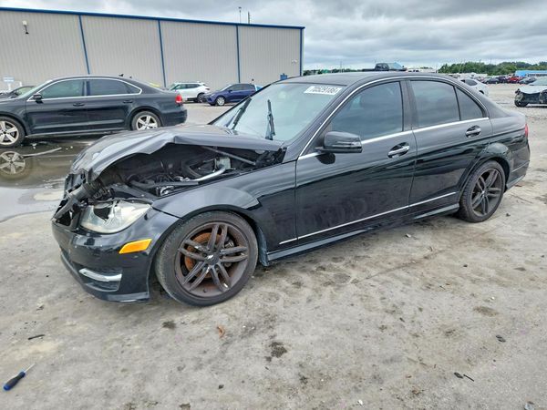 2013 MERCEDES-BENZ C — DSFA — Front 3/4
