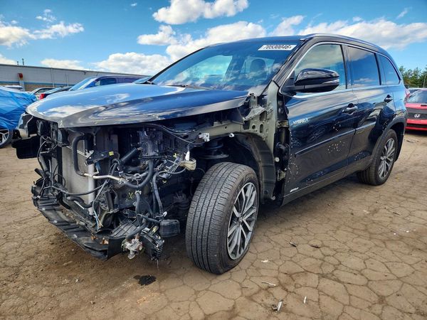 2019 TOYOTA HIGHLANDER Ltd/Ltd Platinum Hybrid — Front 3/4