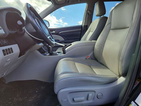 2019 TOYOTA HIGHLANDER Ltd/Ltd Platinum Hybrid — DENT