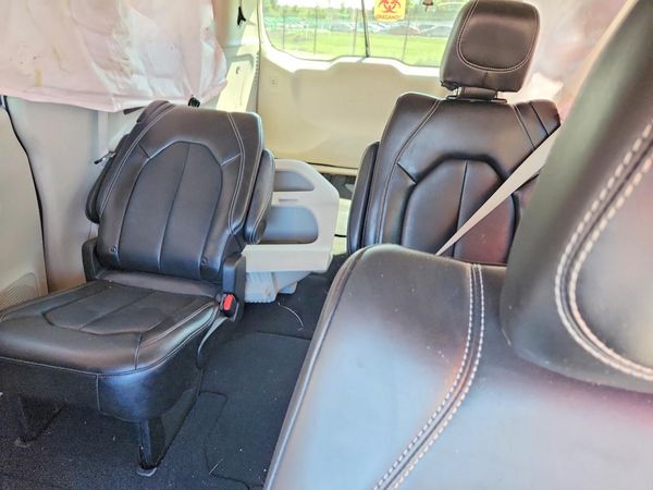 2024 CHRYSLER PACIFICA Touring L — SUVN